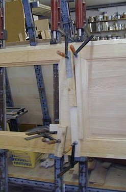 Die Tr whrend der Bauphase in unserer Werkstatt